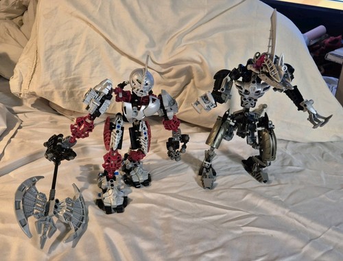 Due figurine bionicle 8811 - due,